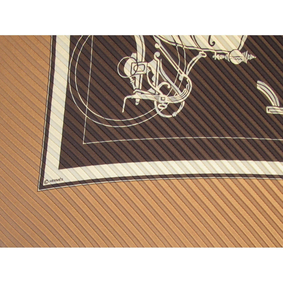 Hermes Ex Libris Pleated Plisse Twill 90