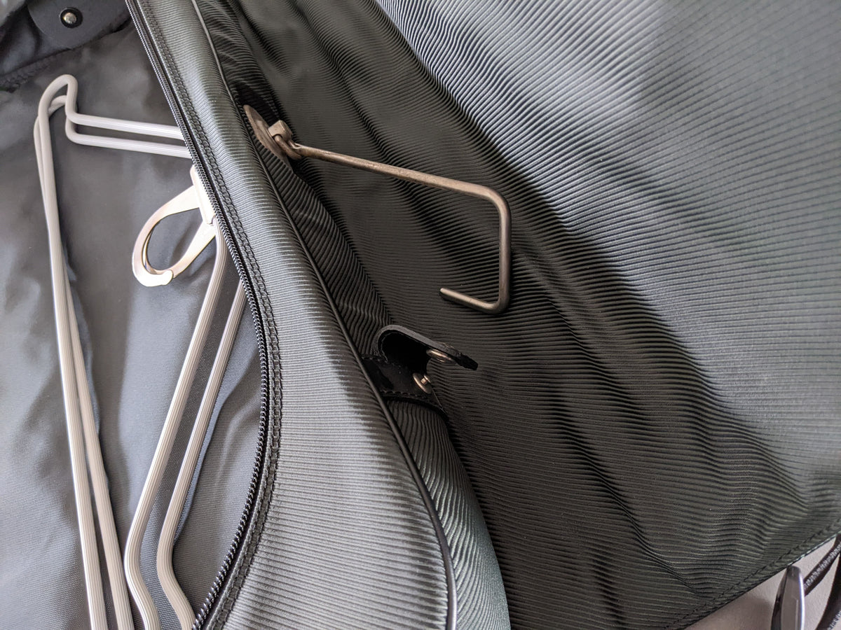 Louis Vuitton Noir/Vert Taiga Leather Brushed Metal " Portable Gibeciere " Garment Travel Bag GM