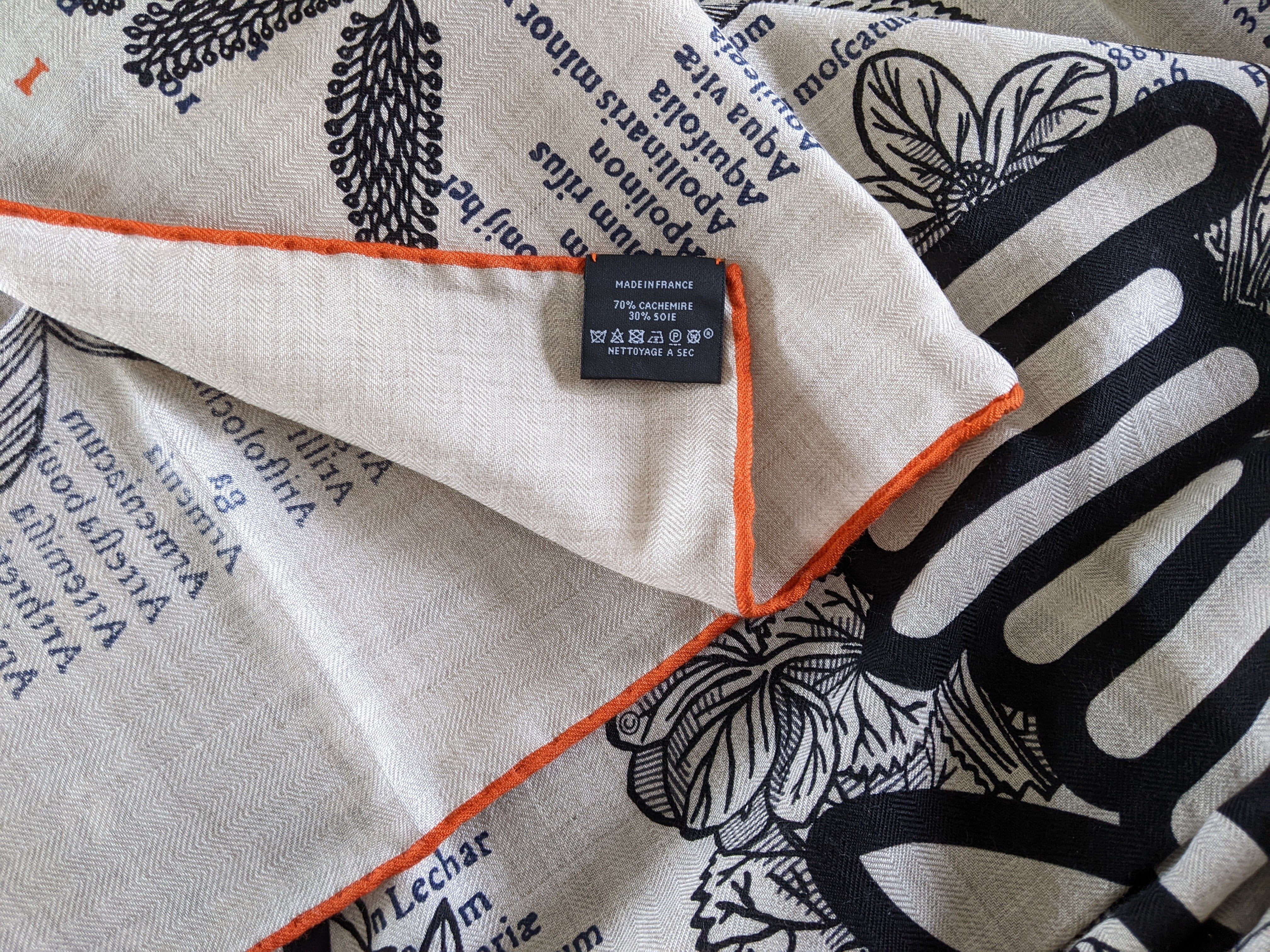 HERMES BOTANICA GRAFICA Naturel/Noir/Orange Cashmere Shawl 140 x 140 cm