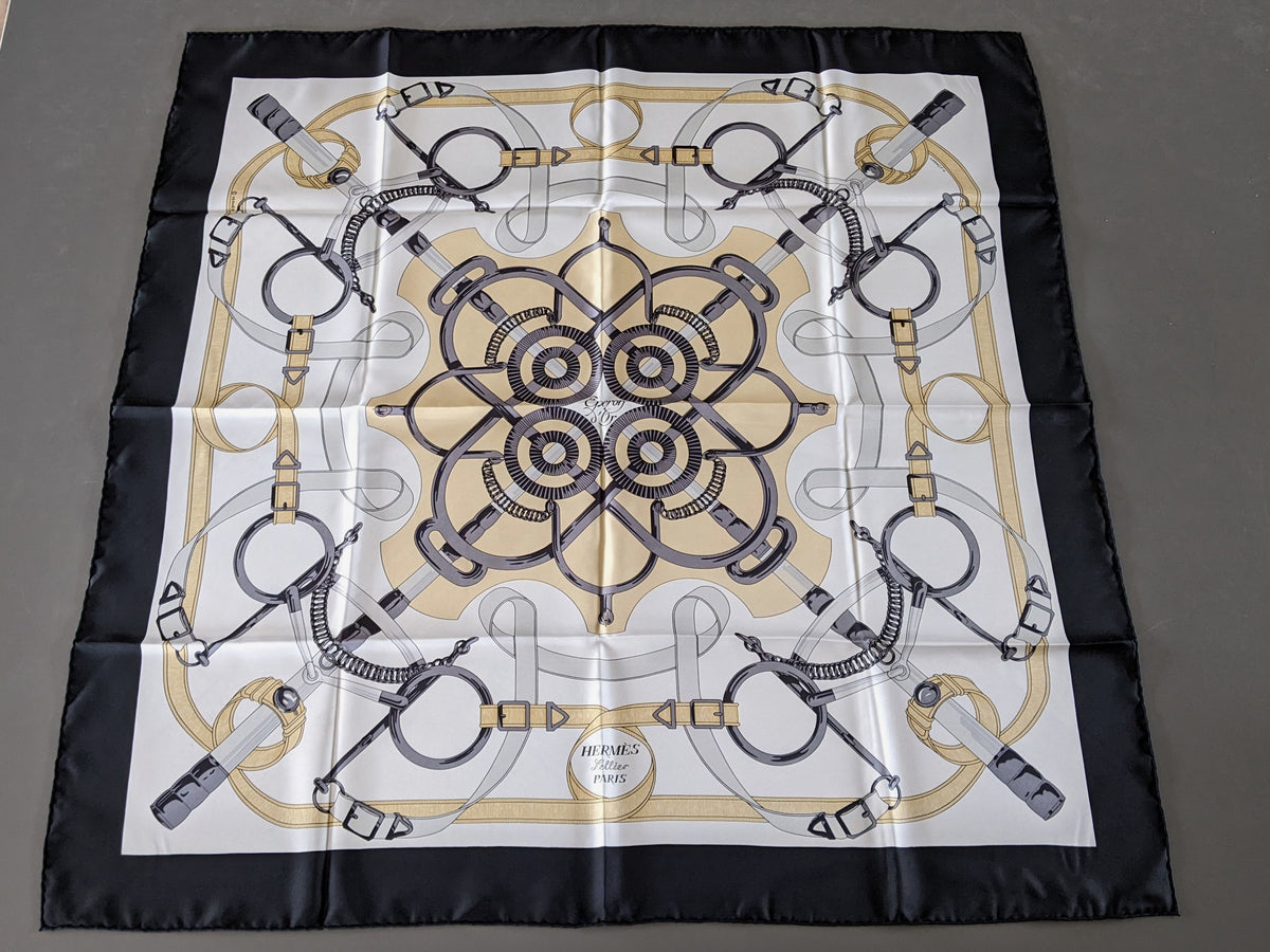 HERMES LOT DE 13 Twill Silk Cares 90 x 90 cm