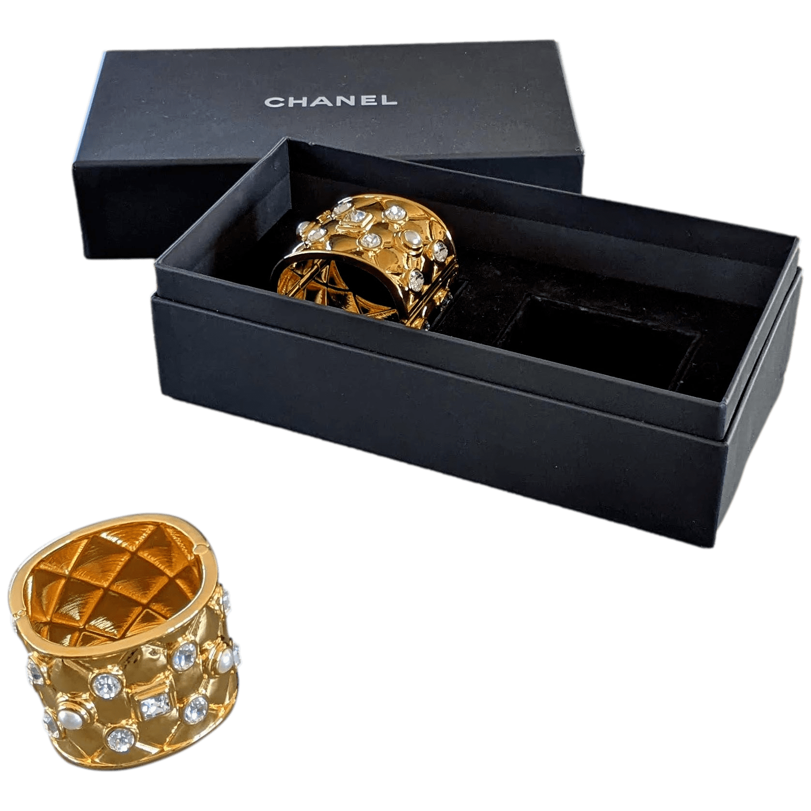 CHANEL G22 GRIPOIX Shiny Gold Quilted Crystal Pearl Manchette Bracelet Set in Box