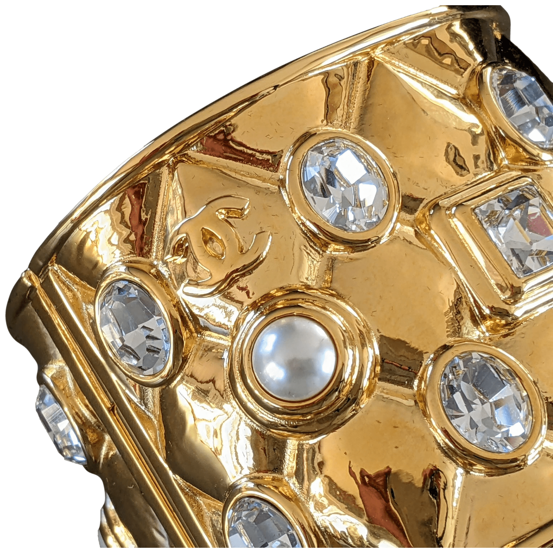 CHANEL G22 GRIPOIX Shiny Gold Quilted Crystal Pearl Manchette Bracelet Set in Box