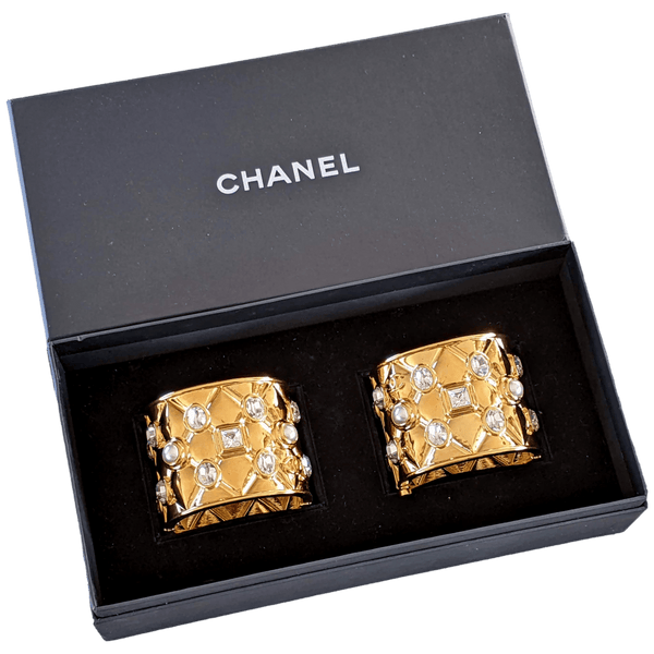 CHANEL G22 GRIPOIX Shiny Gold Quilted Crystal Pearl Manchette Bracelet Set in Box