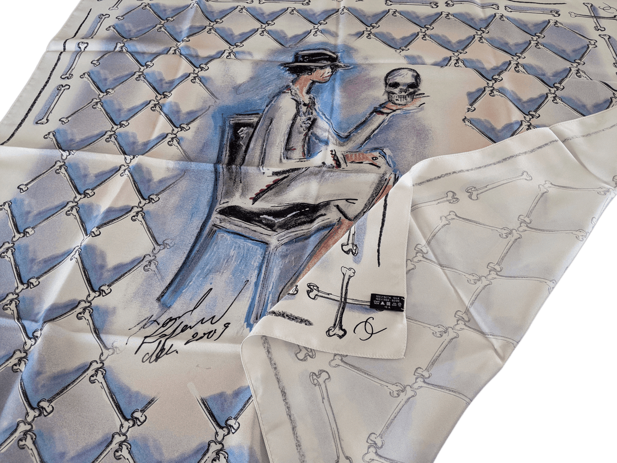 CHANEL 2009 Limited Edt 1000 Ex. Musee Maillol VANITIES Skull by Karl Lagerfeld Silk Scarf 90x 90 cm