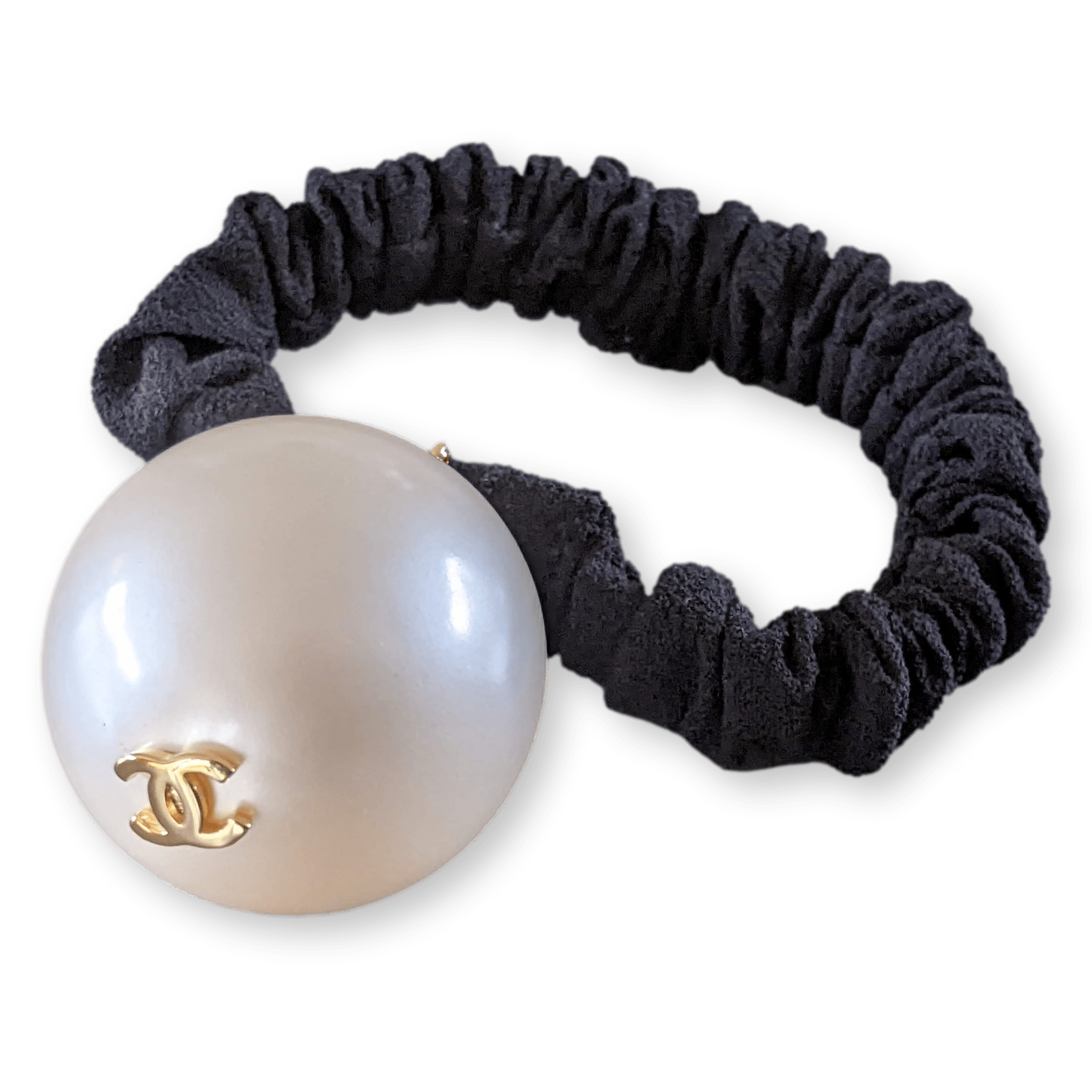 CHANEL BEAUTÉ BLACK HAIR SCRUNCHIE FAUX PEARL CHANEL LOGO NEW IN BOX Chanel Faux Pearl Hair Scrunchie – Queen Station main image 4