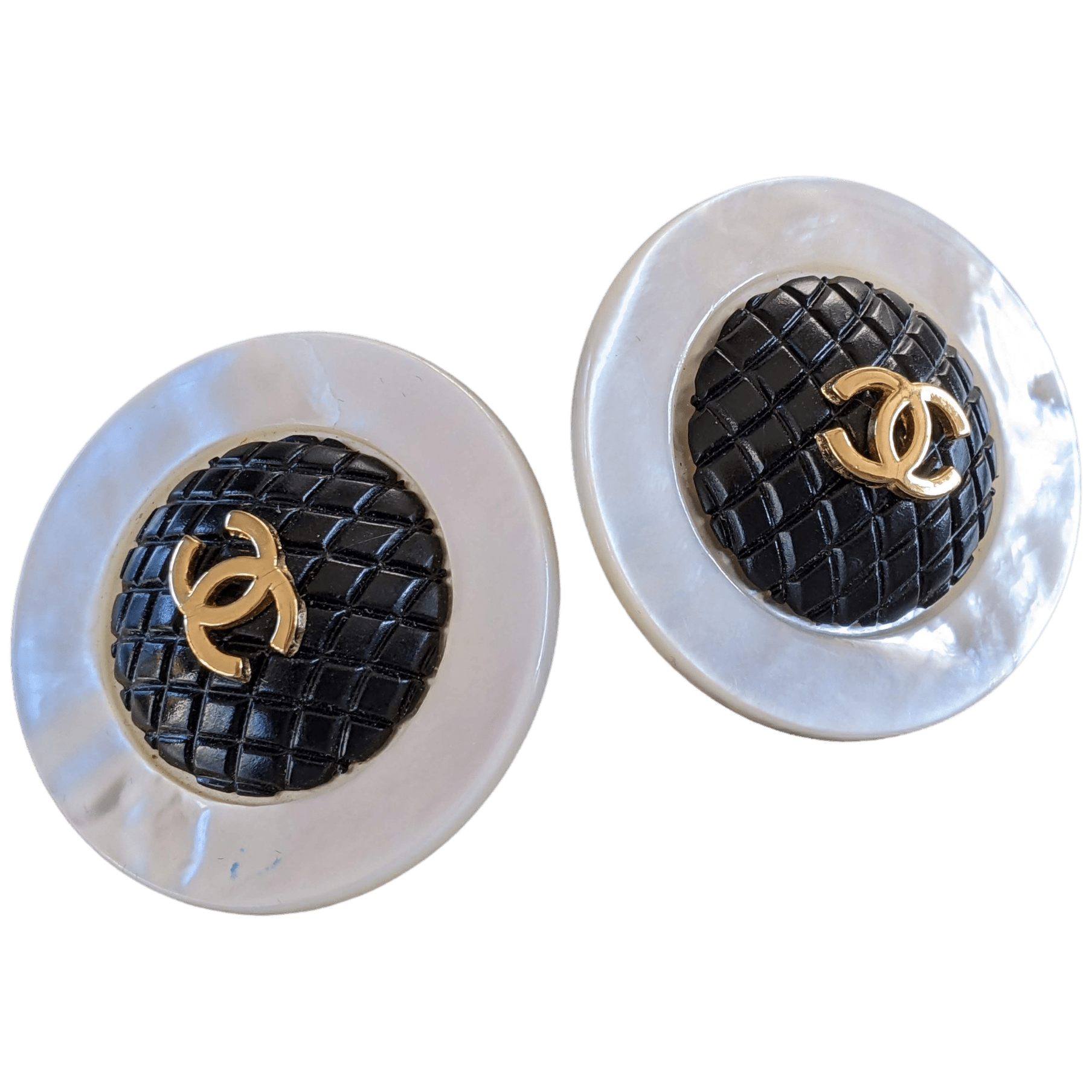 CHANEL Vintage Mother of Pearl Black Quilted CC Clip-On Earrings 4 cm