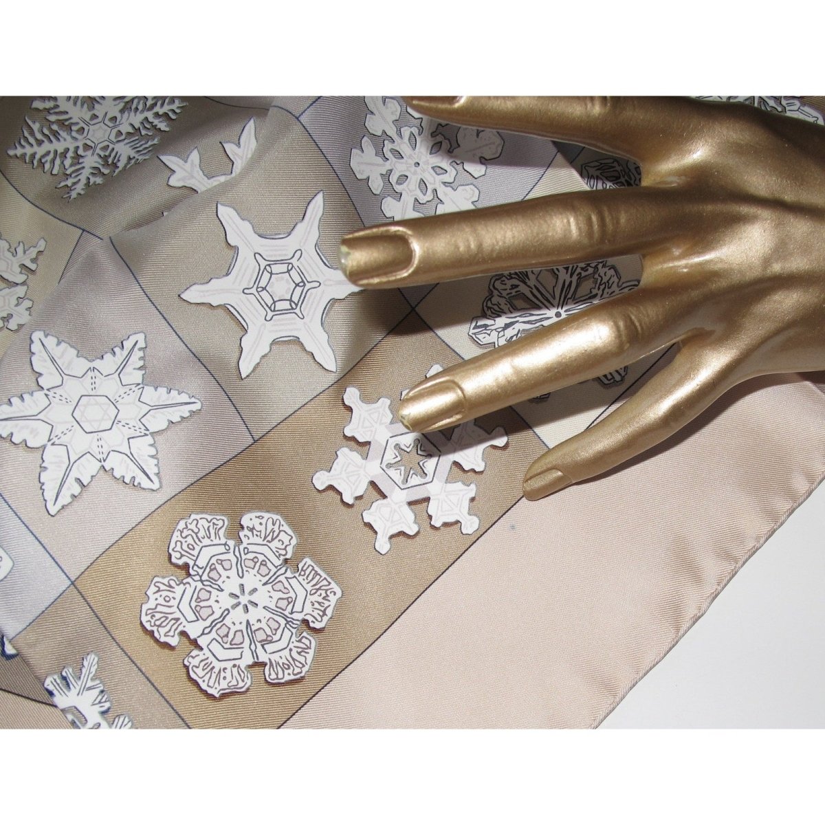 Hermes 1999 Beige Grey FEUX DE L' HIVER by Christiane Vauzelles Blanc Matte Overlay Twill 90 - poupishop
