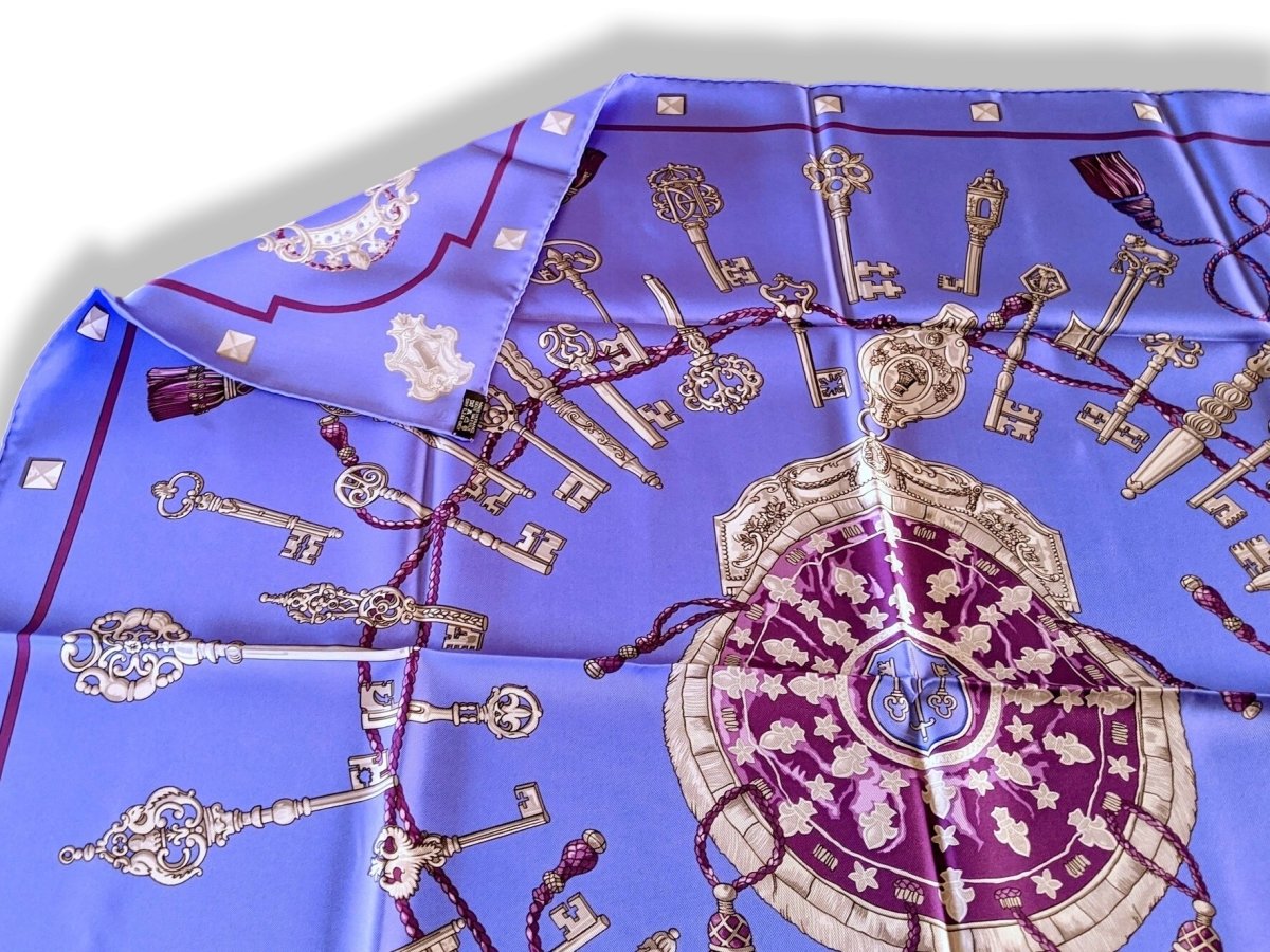 Hermes 2008 Violet/Mauve/Gris LES CLEFS by Caty Latham Twill scarf, New!