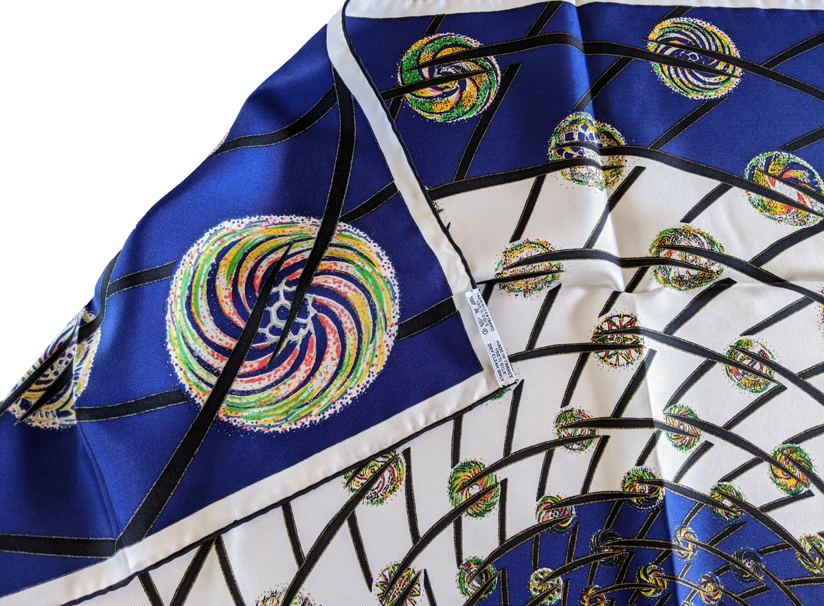 HERMES FEUX DE L'ESPACE by Michel Duchene Metallic Overlay Twill 90 x 90 cm