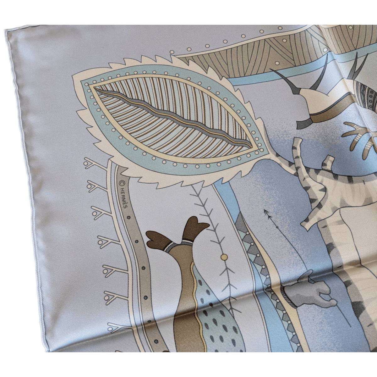 HERMES LA VIE DU GRAND NORD Twill Silk Carre 90 x 90 cm,