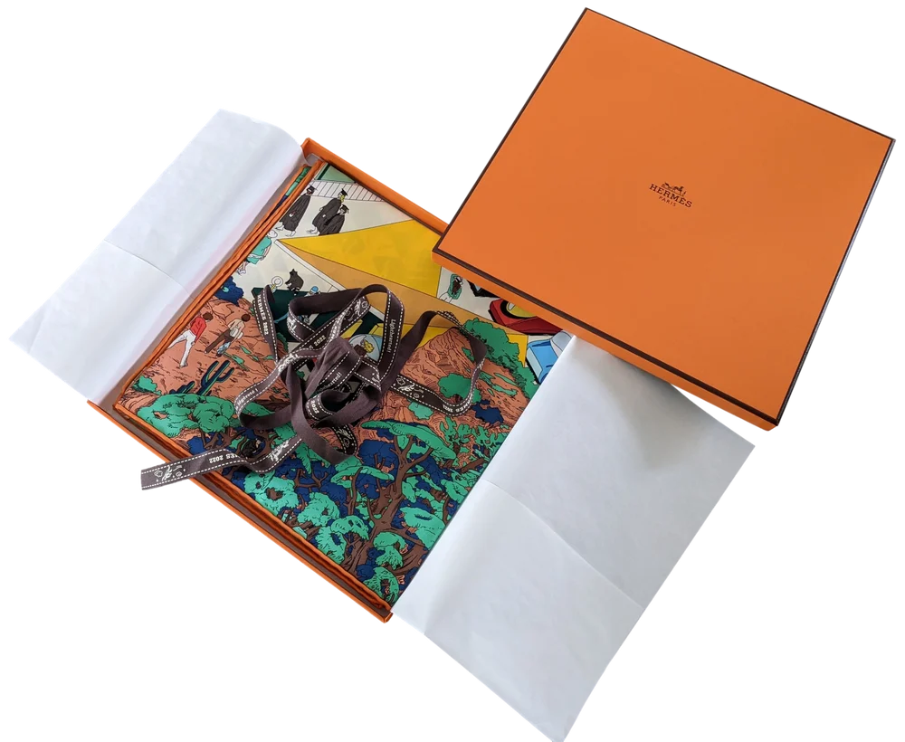 HERMES ON THE BEACH Jaune Soufre/Violet/Orange Twill Silk Carre 90 x 90 cm, NWTIB!