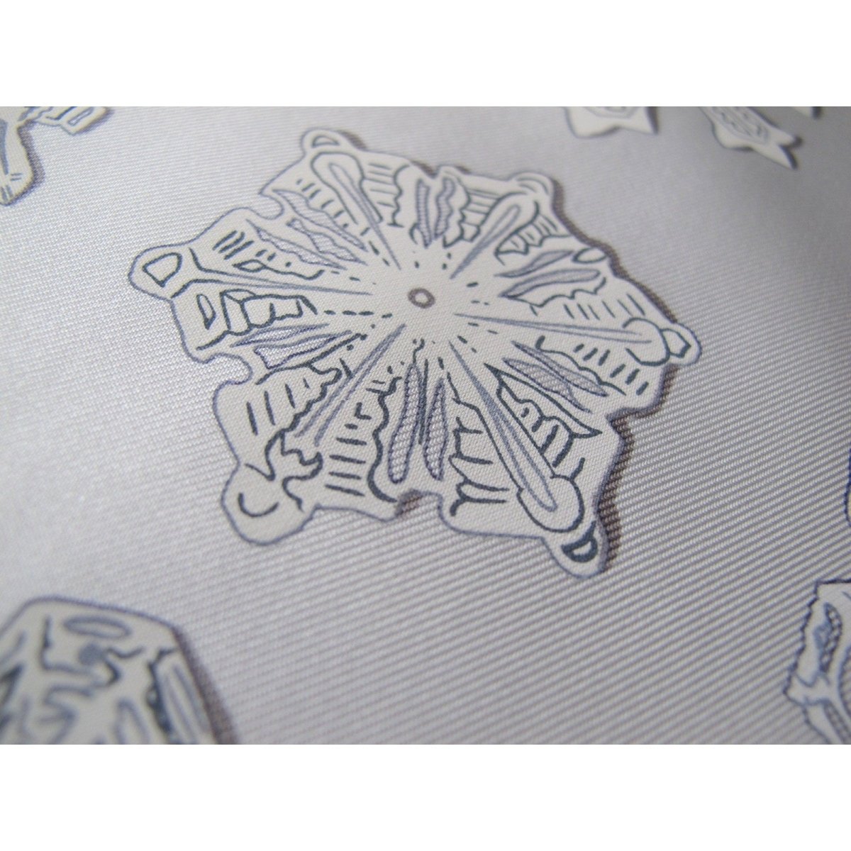 Hermes Pearl Grey Feux de L'hiver Blanc Matte Overlay Snowflakes Printed Twill & Angora Etole Stole 12"x 67", New! - poupishop