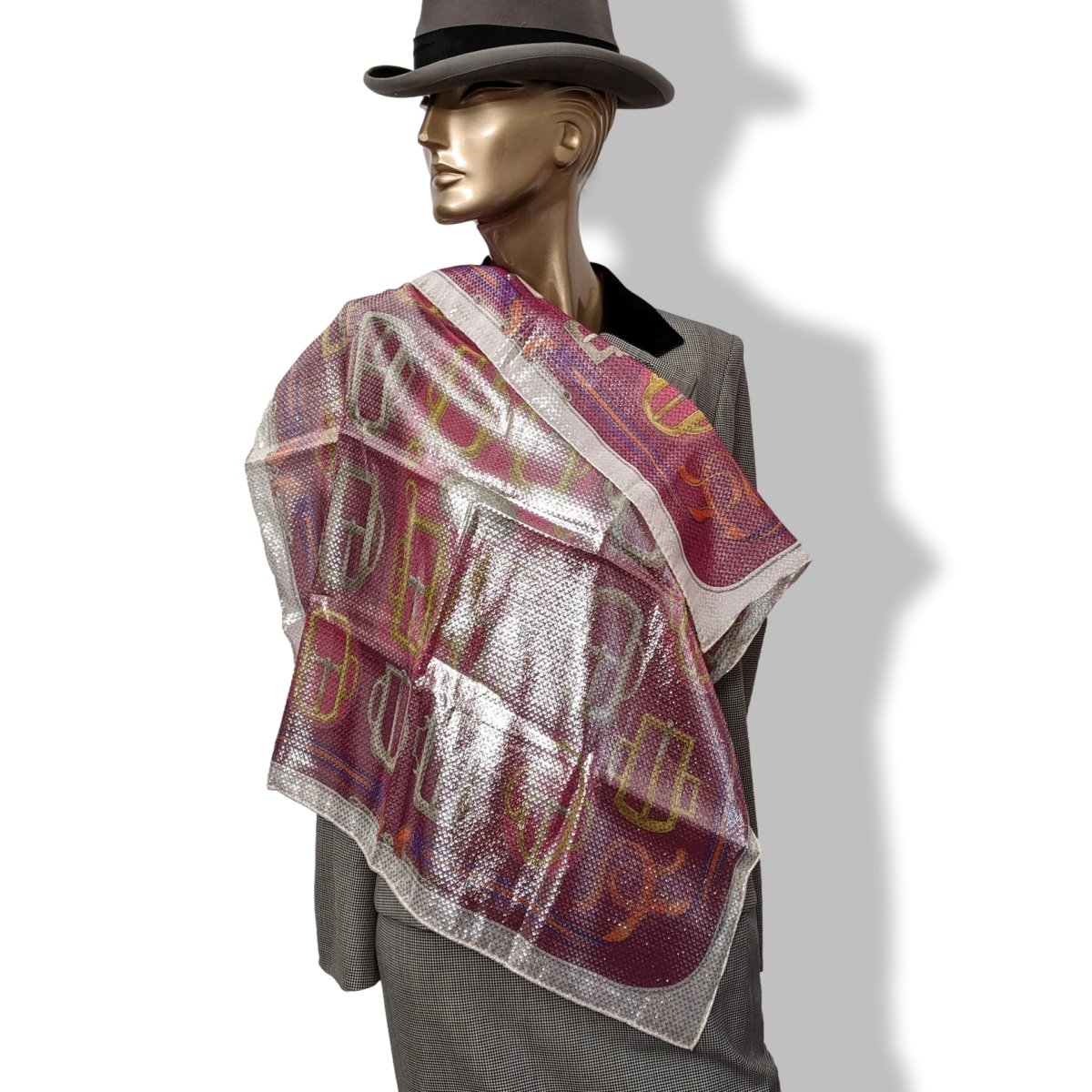 Hermes Rose/Rouge/Or/Blanc Special Issue Iridescent Glam Bouclerie d'Attelage 70% Silk Scarf 70 cm, NIB! - poupishop