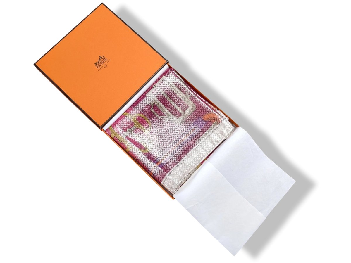 Hermes Rose/Rouge/Or/Blanc Special Issue Iridescent Glam Bouclerie d'Attelage 70% Silk Scarf 70 cm, NIB! - poupishop