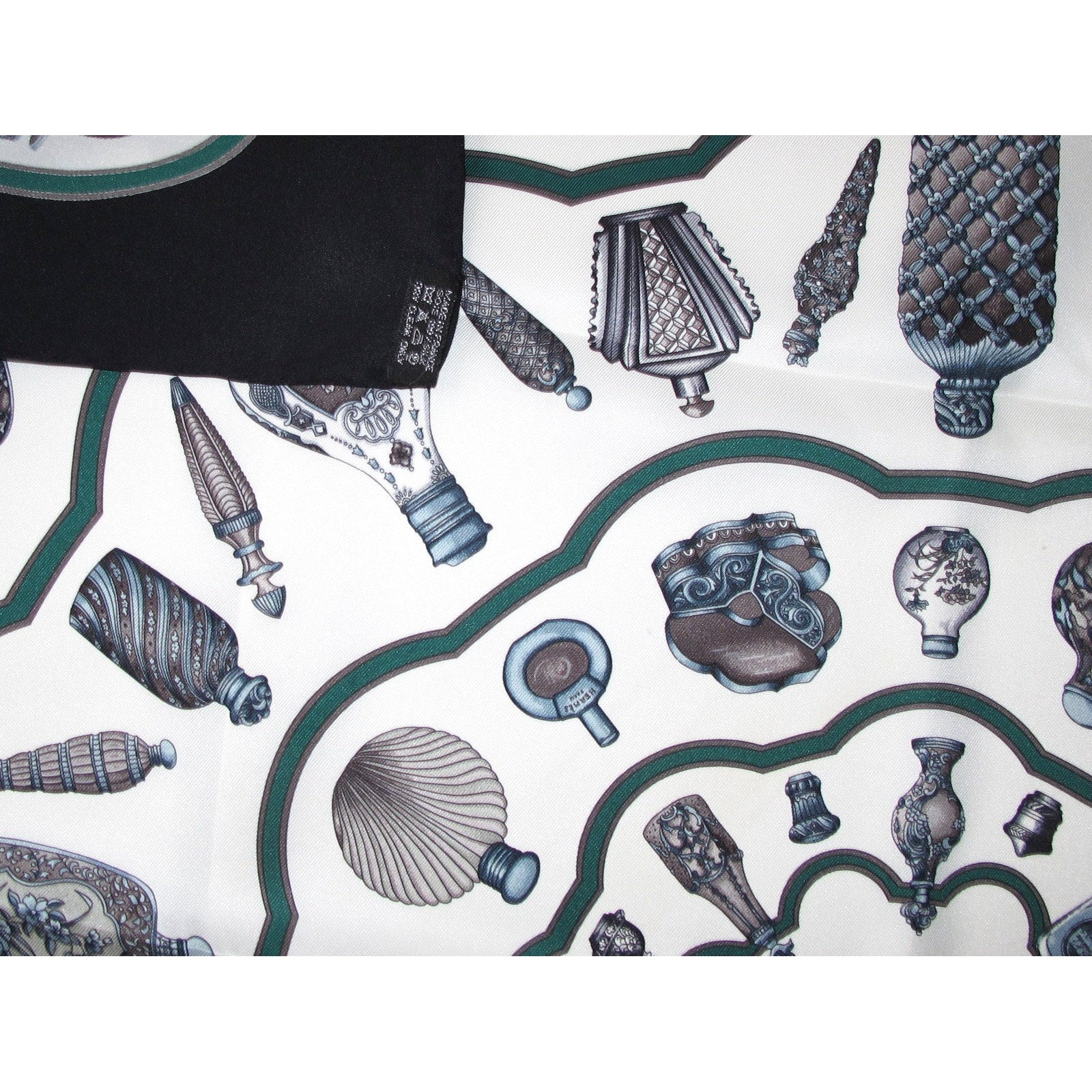 Hermes Qu'importe le Flacon Vintage Silk 70