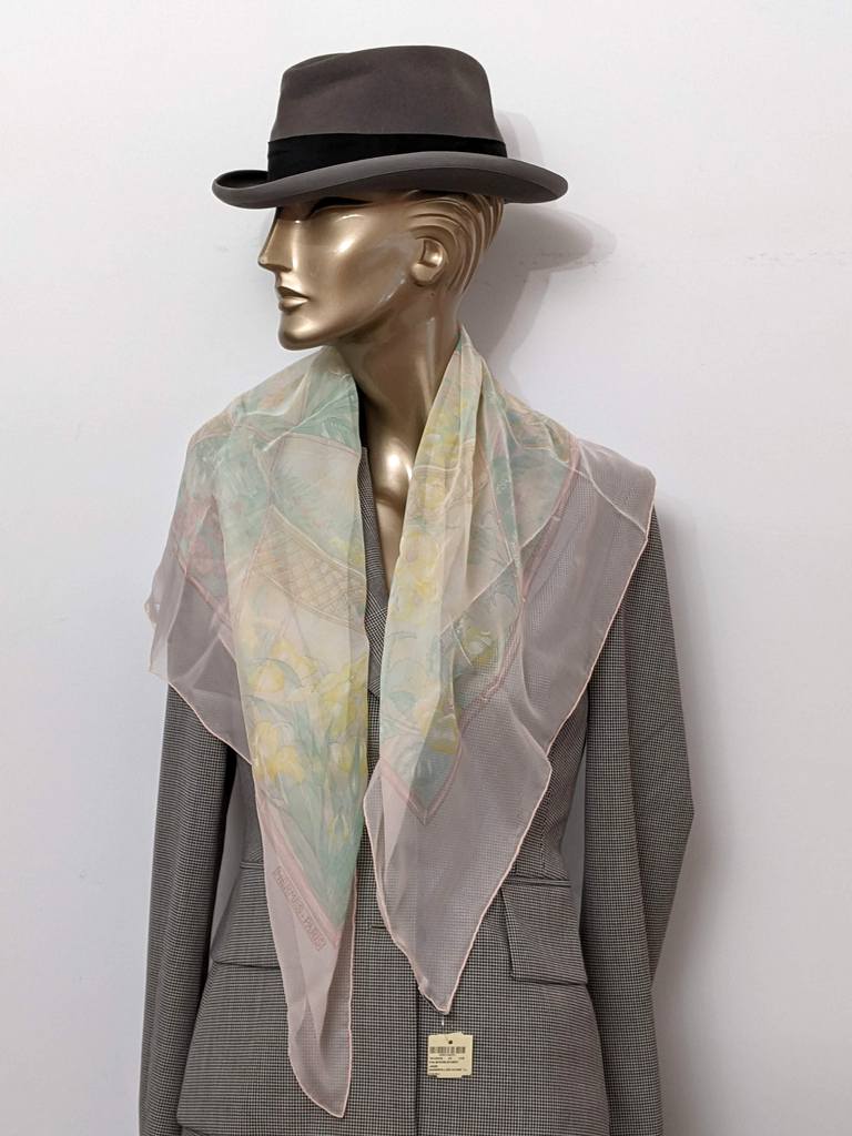 Hermes Rose Pale/Sable/Vert Jade The garden of Claude Monet GIVERNY Blanc Matt Overprint Mousseline 90cm x 90cm cm NWT!