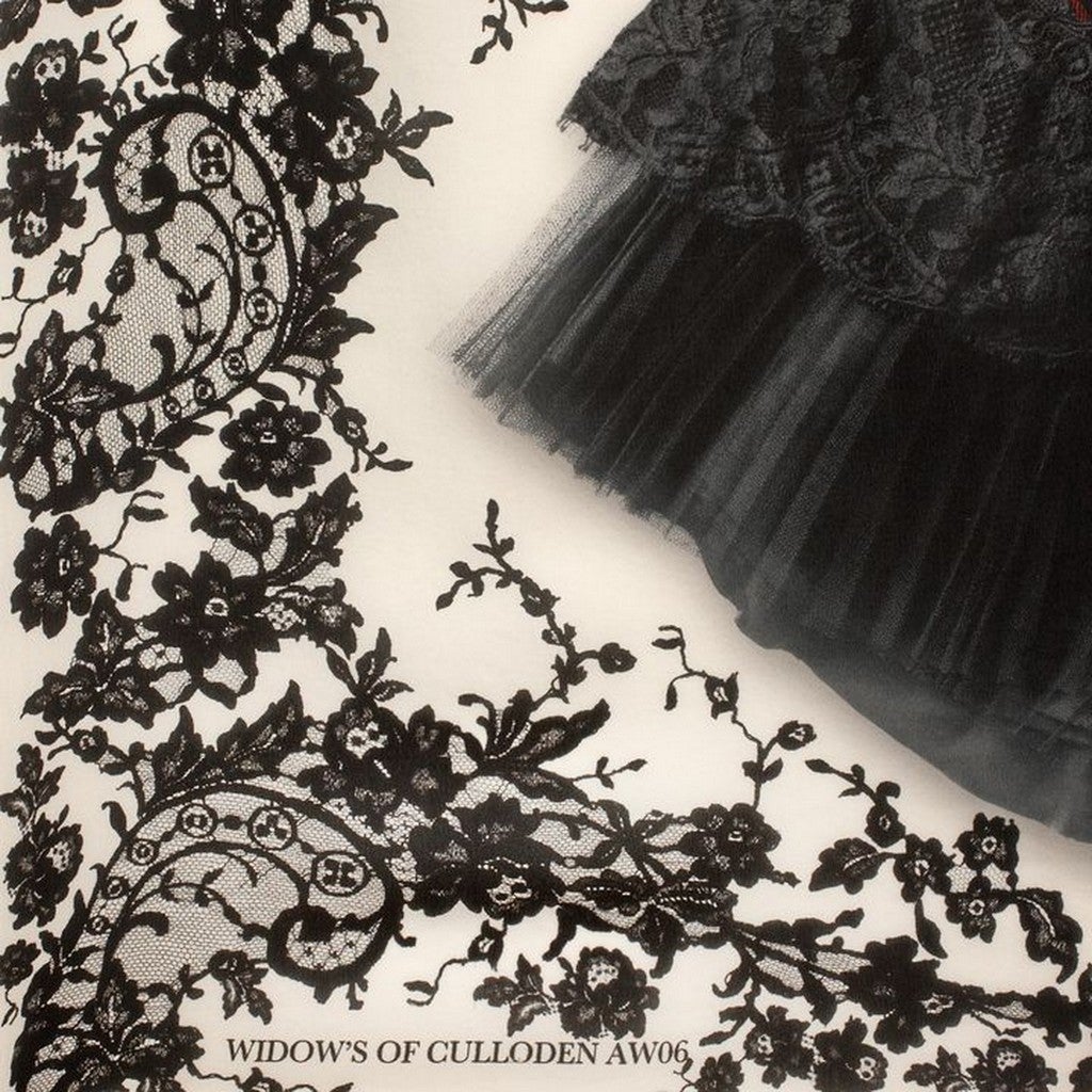 Alexander McQueen Special Issue Limited 100 pc WIDOWS OF CULLODEN Silk Shawl 135cm, NIB! - poupishop