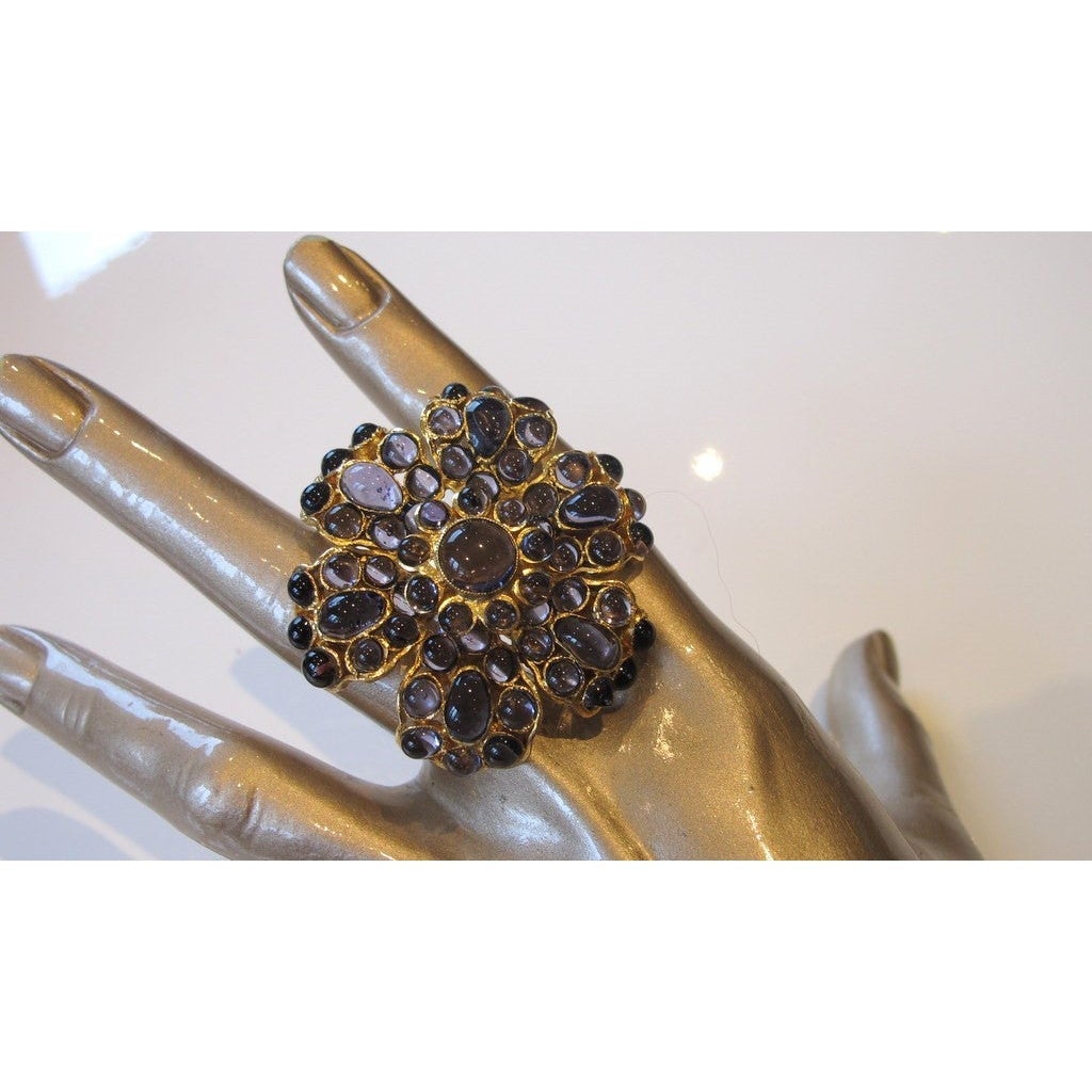 Chanel 1980s Purple Camelia Poured Glass Gripoix Cabochon Brooch - poupishop