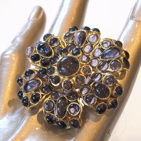 Chanel 1980s Purple Camelia Poured Glass Gripoix Cabochon Brooch - poupishop