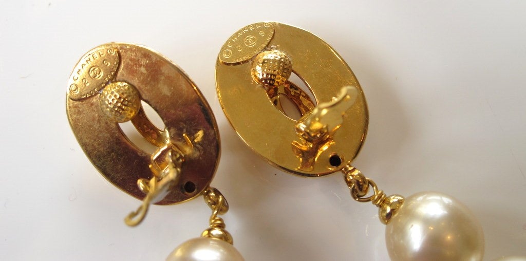 Chanel 1992-93 Victoire de Castellane Pearls Gripoix Dangle Earrings - poupishop