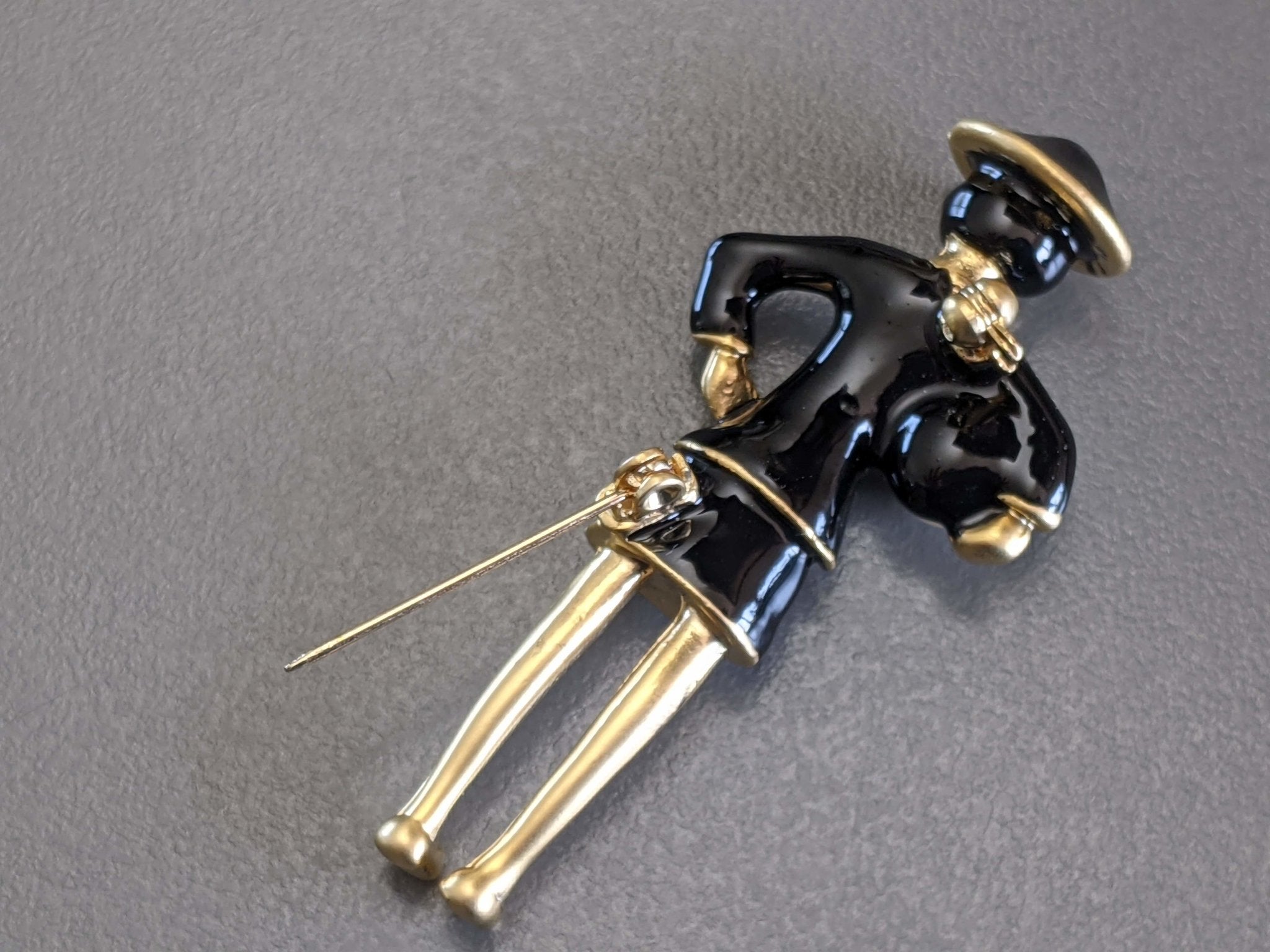 Chanel 2016 Black/Satined Gold Enamelled CoCo Brooch Vip, New! - poupishop