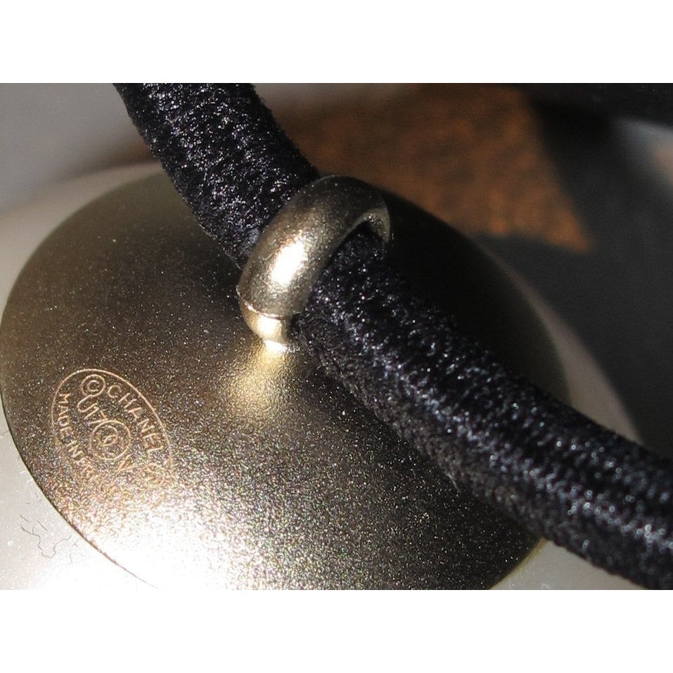 Chanel 2017 Runway Jumbo Pearl CC Logo Hair Tie - poupishop