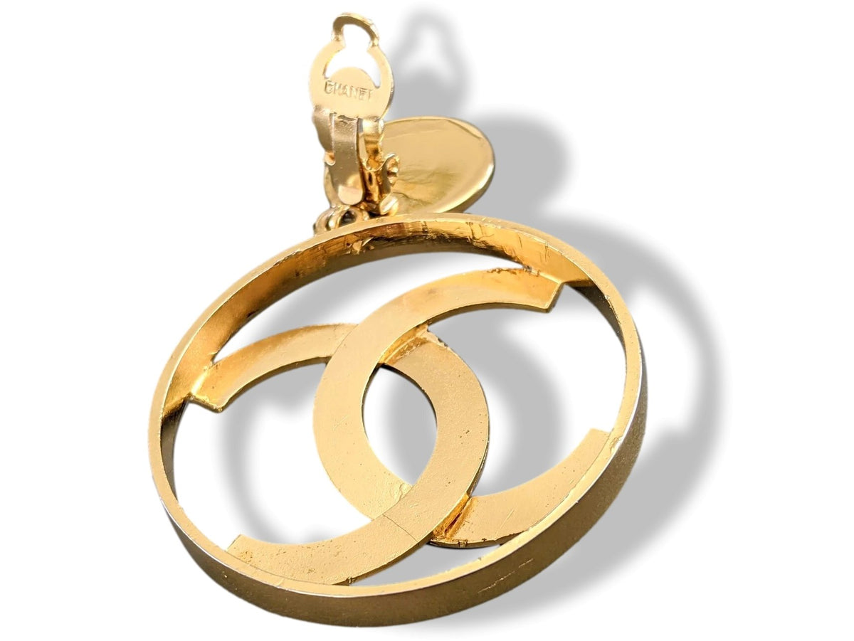 Chanel Circa 1983-1985 Gilt LOGO Dangle Ear clips, Rare! - poupishop