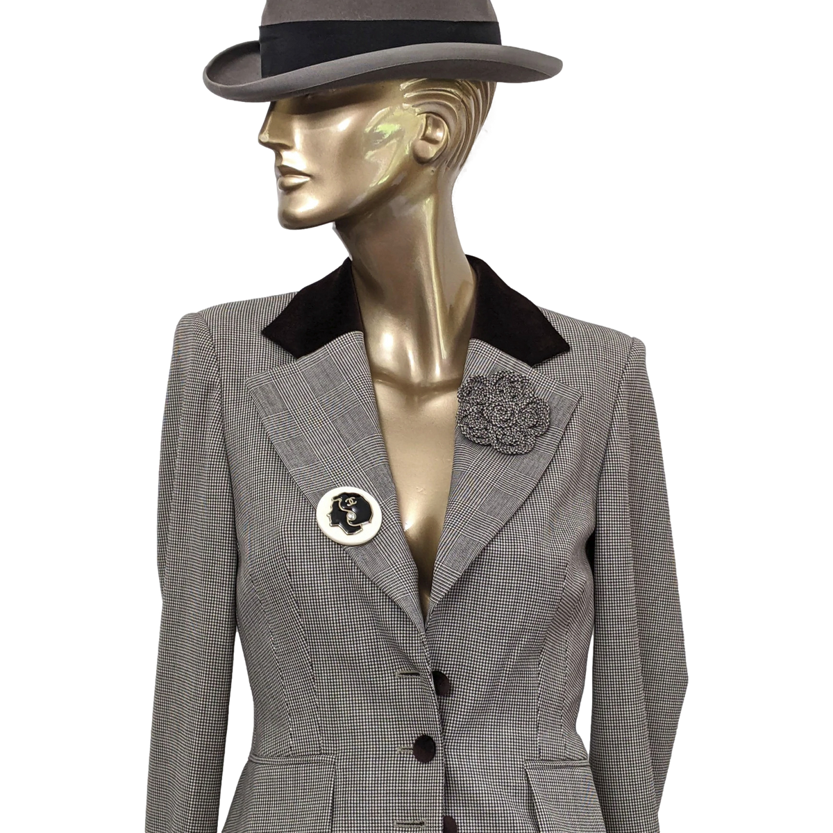 Chanel 2018 Black/White Resine Acetate Brooch CoCo with a Pearl Earring