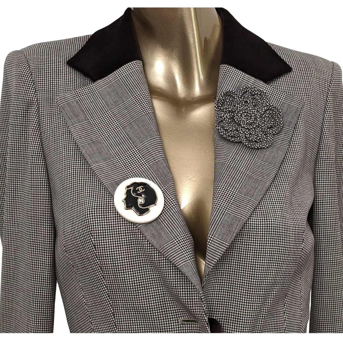Chanel 2018 Black/White Resine Acetate Brooch CoCo with a Pearl Earring