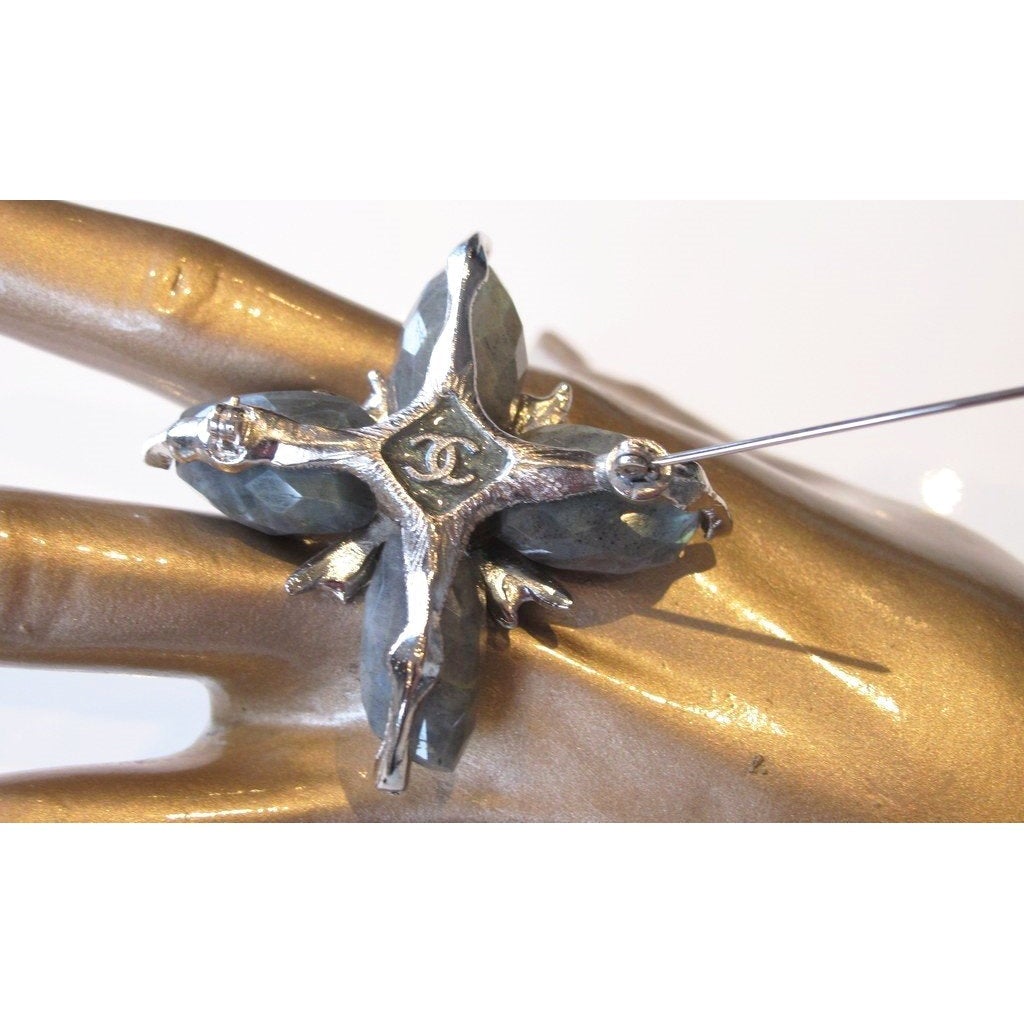 Chanel Iridescent Faceted Stones Clover Gripoix Pendant Brooch, New! - poupishop