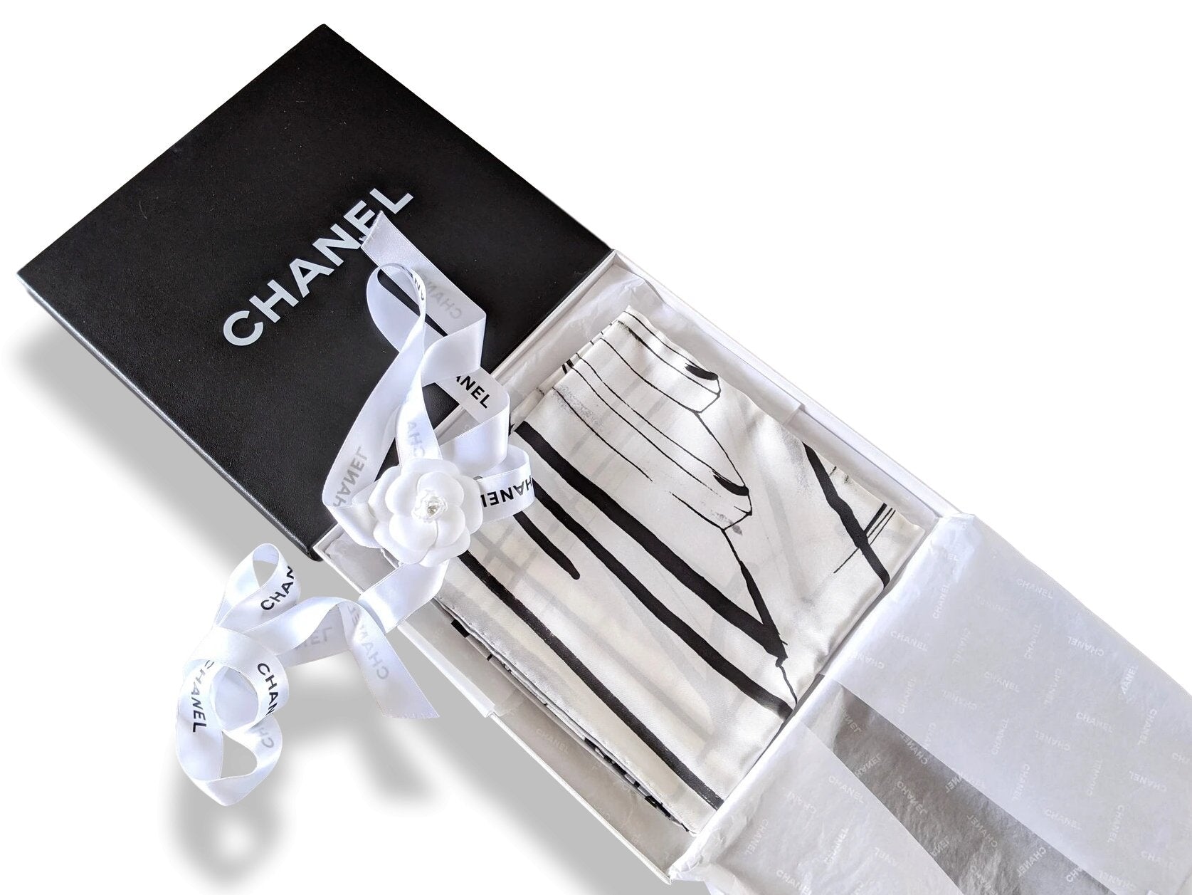 Chanel Noir/Blanc/Gris 31 RUE CAMBON Twill Silk Scarf 90cmcm, NIB! - poupishop