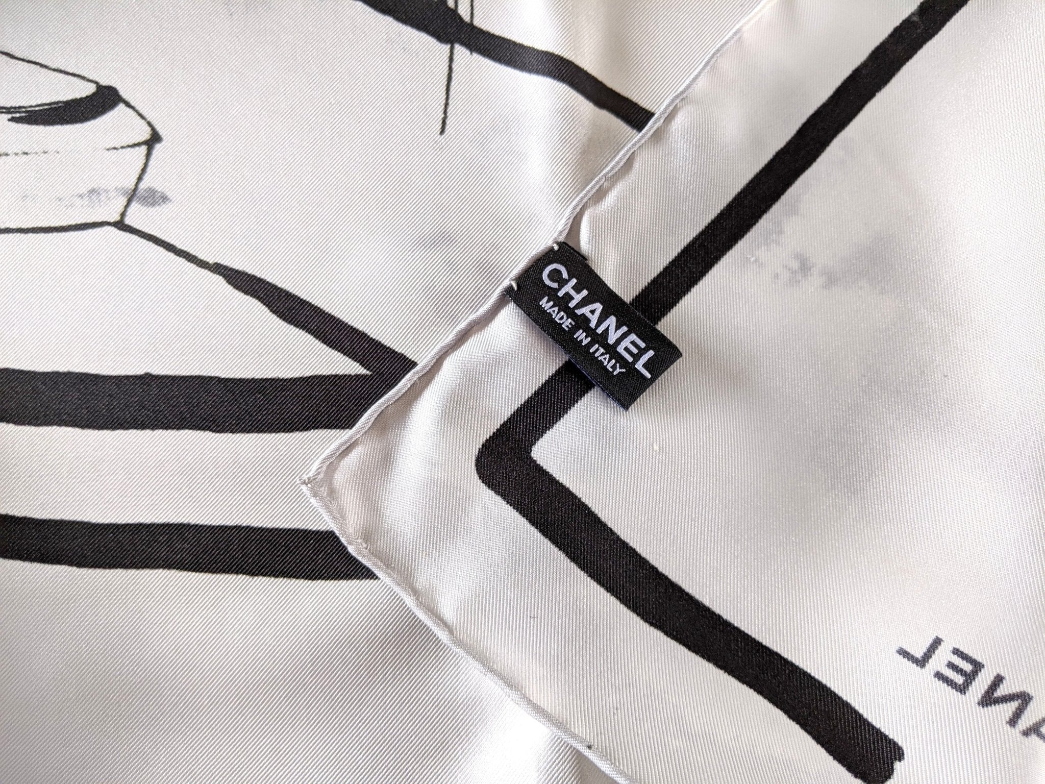 Chanel Noir/Blanc/Gris 31 RUE CAMBON Twill Silk Scarf 90cmcm, NIB! - poupishop