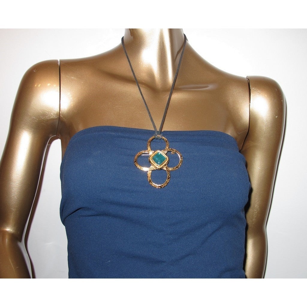 Chanel SS 1996 Clover Poured Glass Gripoix Pendant Brooch - poupishop