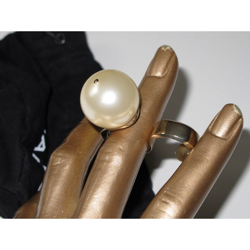 Chanel SS 2014 Permabrass Pearl Oversized Ring, New! - poupishop