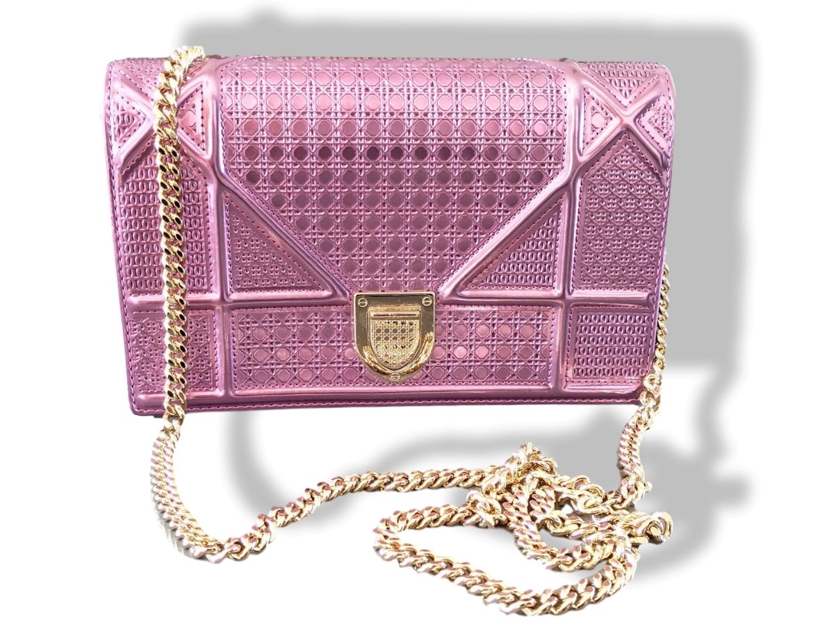 Christian Dior Pink Metallic Calfskin Micro-Cannage DIORAMA POUCH 19 cm Pochette Flap Bag WOC, New! - poupishop