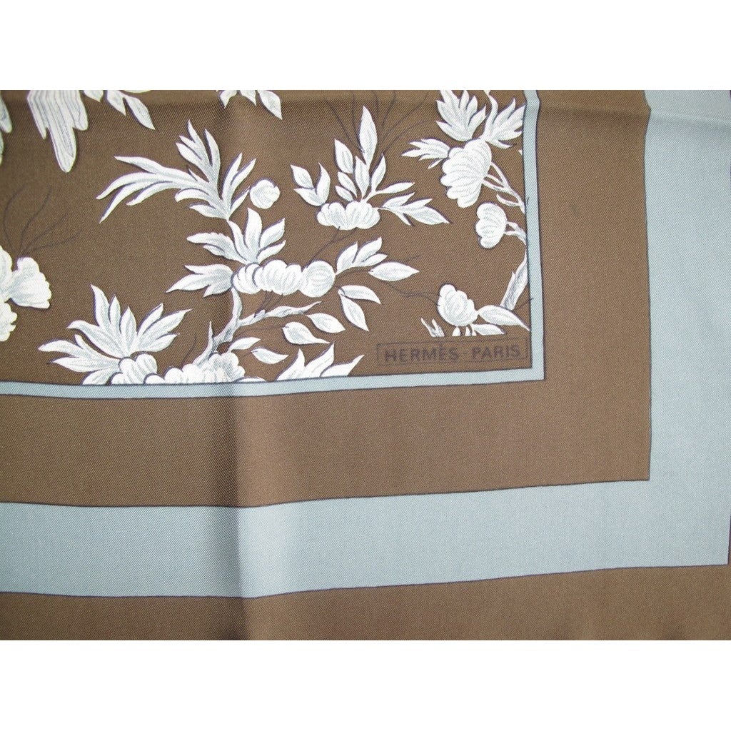 Hermes 1963 Bronze/Celadon Vieille Chine Twill 90, Rare! - poupishop