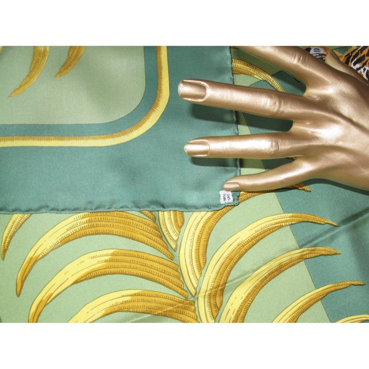 Hermes 1977 Green Tigre Royal by Christiane Vauzelles Blanc Matt Overlay Twill 90, Box! - poupishop