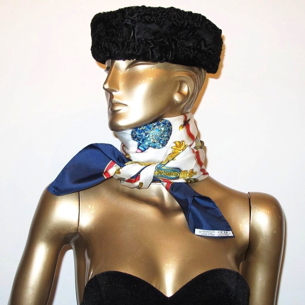 Hermes 1988 Qu'importe le flacon... Twill Silk 90cm New in Pochette!