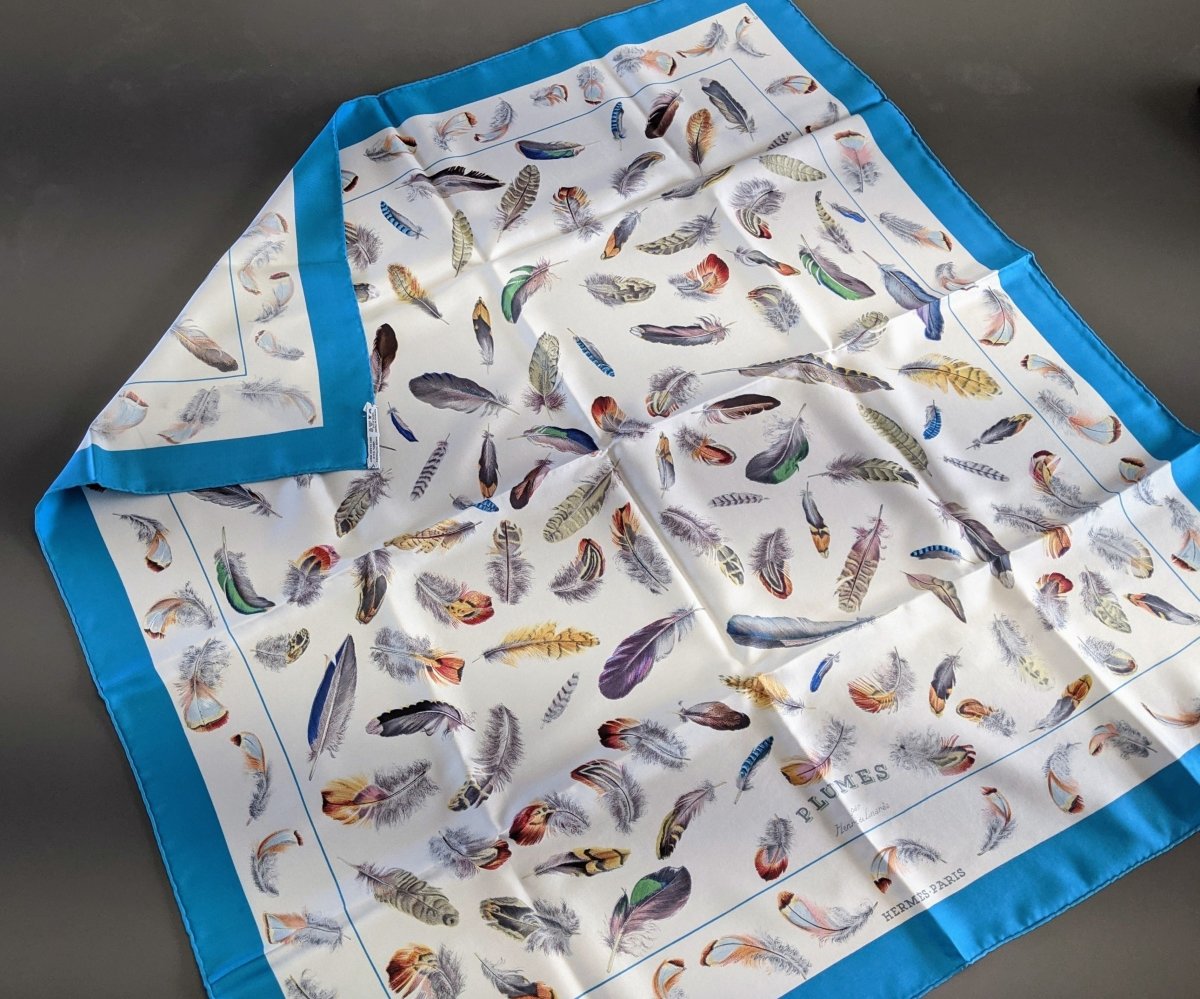 Hermes 1989 Turquoise/White PLUMES by Henri de Linares Twill Silk 90, Lovely! - poupishop