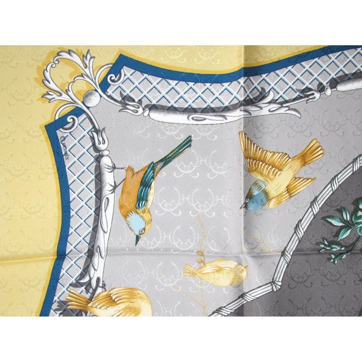 Hermes La Clé des Champs with Blanc Matt Overlay Jacquard Twill Scarf 90