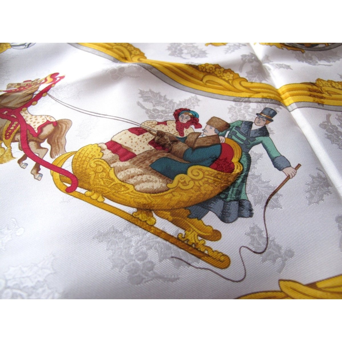 Hermes Plumes et Grelots by Julia Abadie Jacquard of Holly Silk Twill 90