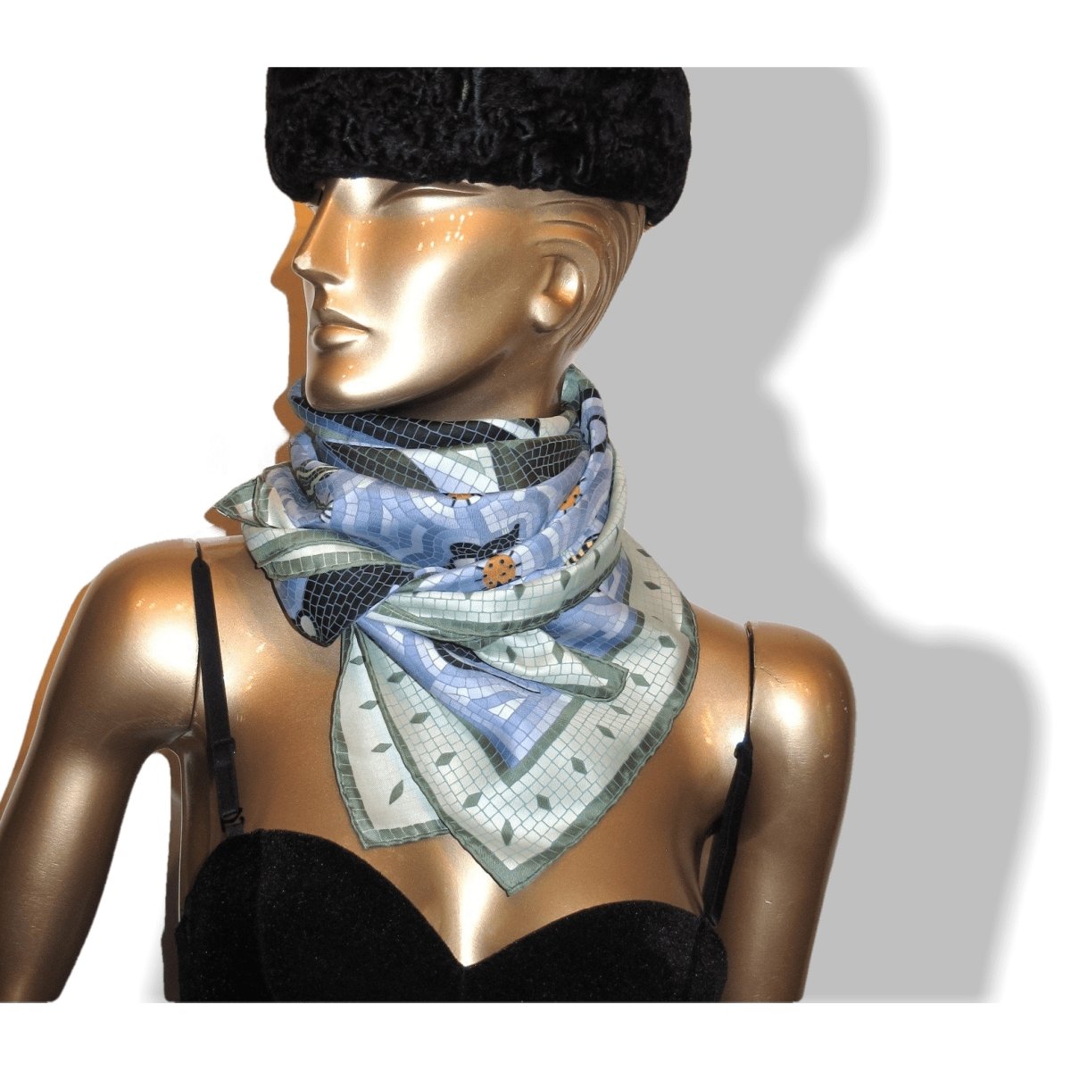 Hermes Cave Felem by Christine Henry Twill 90
