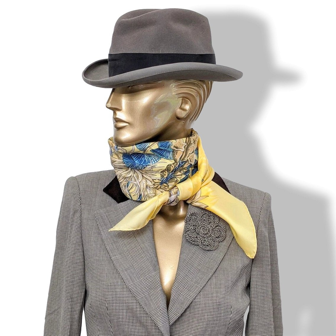 Hermes 1998 Jaune/Bleu/Jaune Pâle L'ILE DESERTE by Annie Faivre Twill Carre 90, Mint!