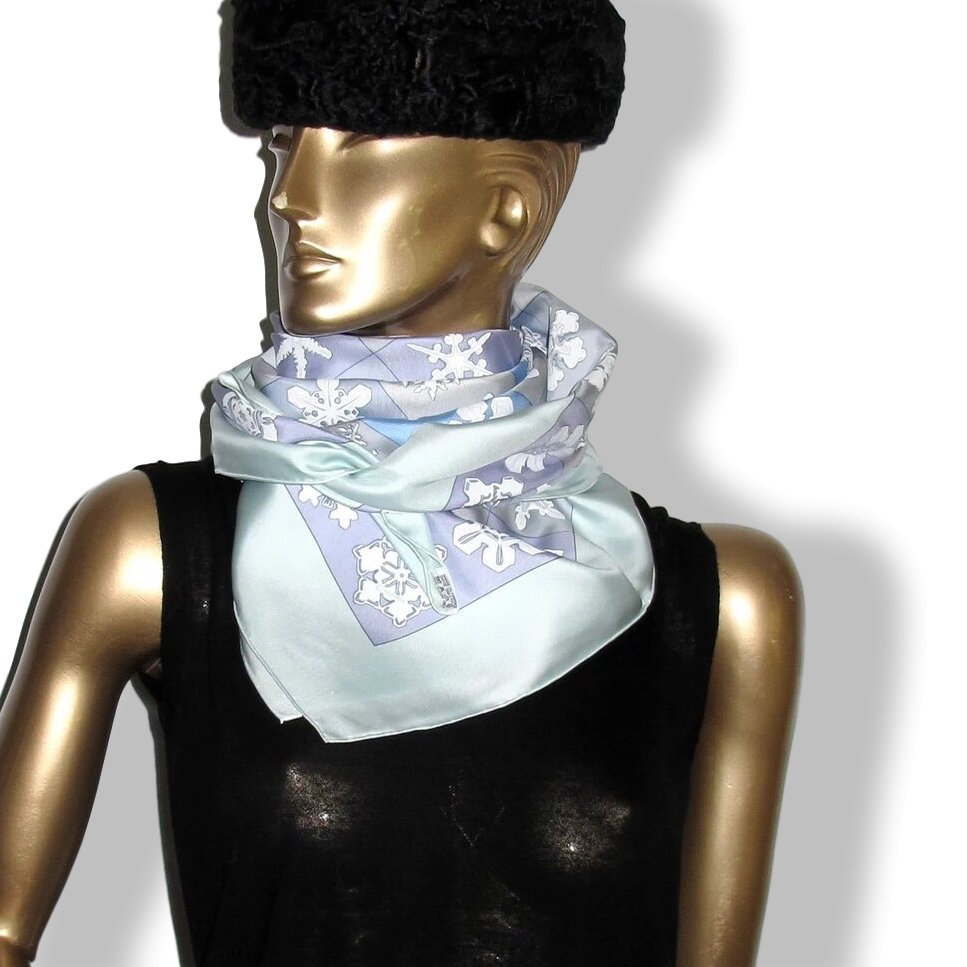 Hermes 1999 Aqua/Acier/Lavande FEUX DE L' HIVER by Christiane Vauzelles Blanc Matte Overlay Crispy Twill 90, New! - poupishop