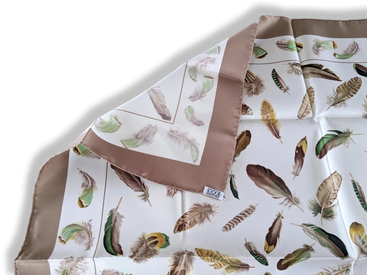 Hermes 1999 Blanc/Etoupe/Vert PLUMES by Henri de Linares Crispy Twill Silk 90, New!!