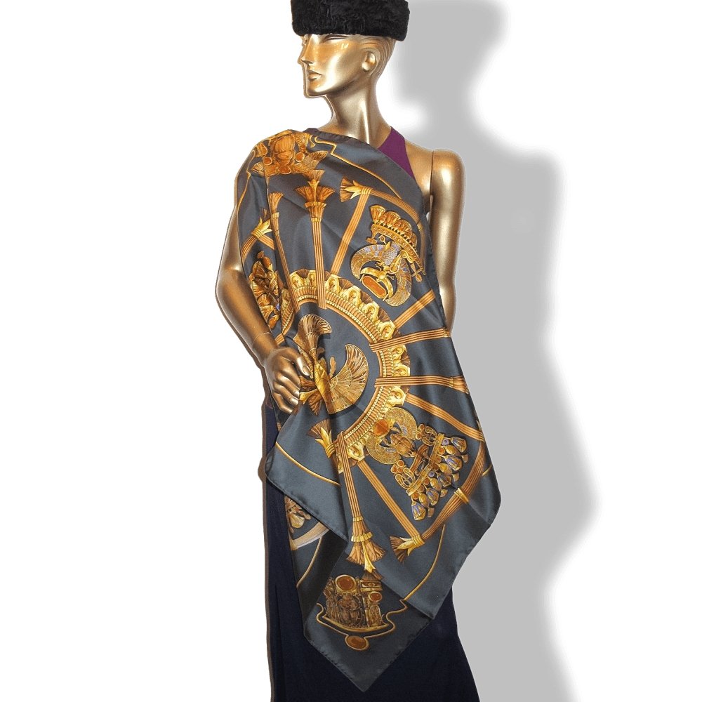 Hermes Scarabees et Pectoraux by Caty Latham Twill 90
