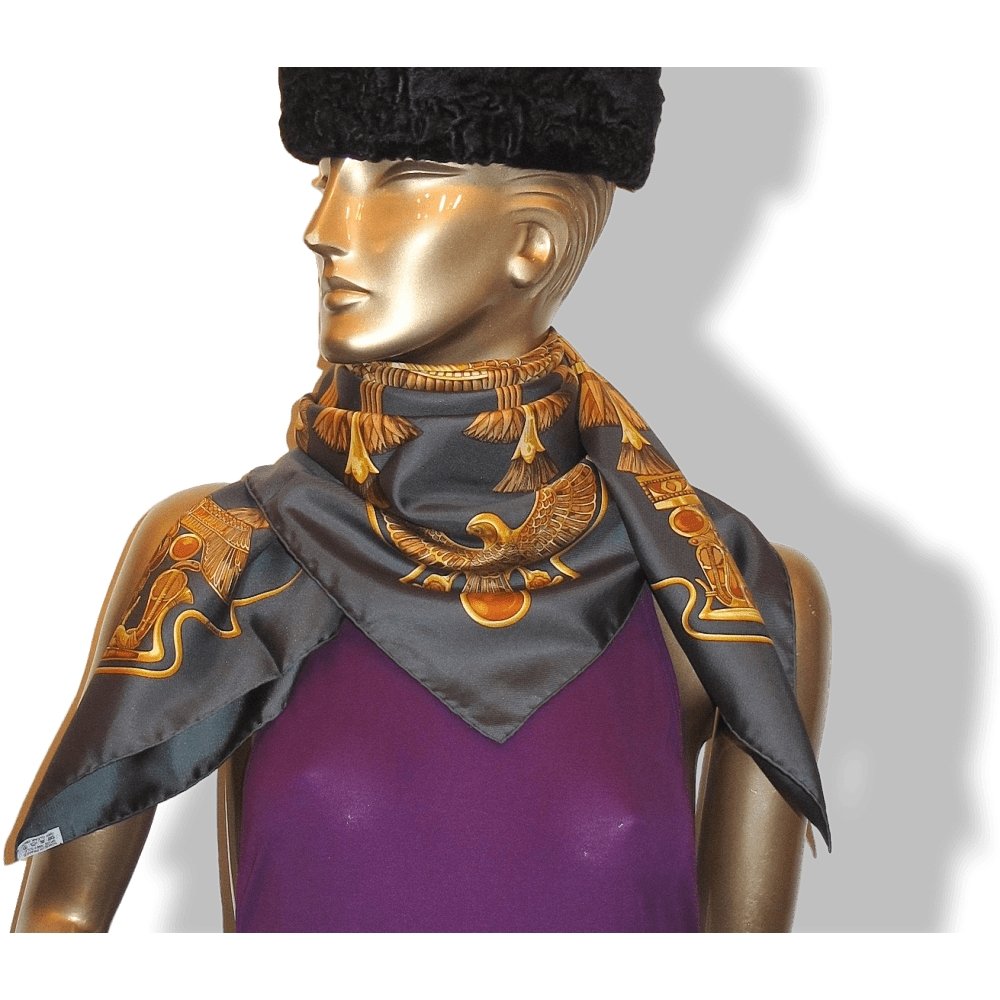 Hermes Scarabees et Pectoraux by Caty Latham Twill 90