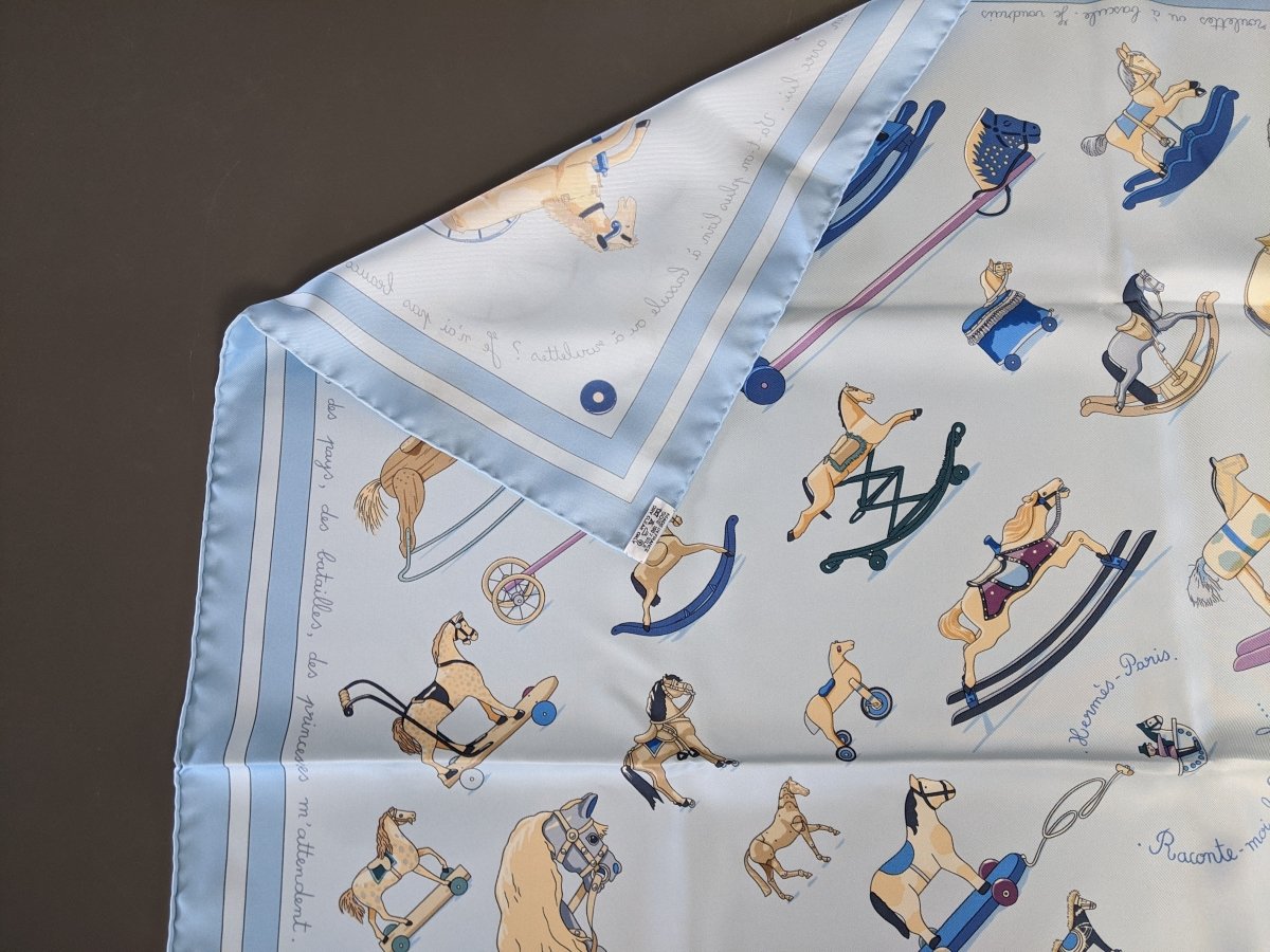Hermes 2000 Bleu Clair/Prune RACONTE-MOI LE CHEVAL by Dimitri Rybaltchenko Twill 90 - poupishop