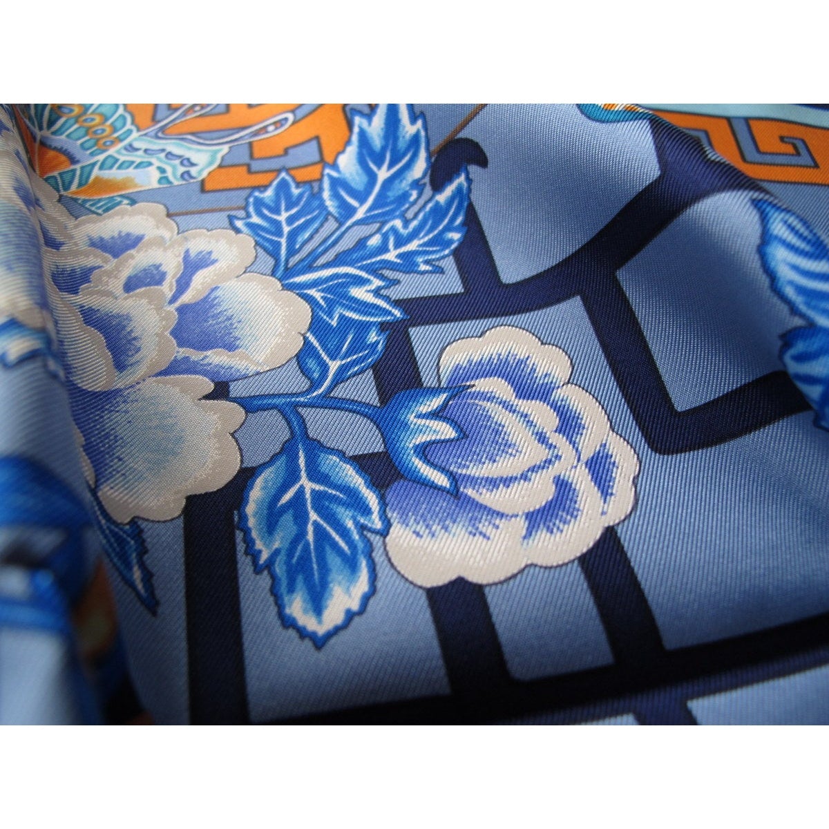Hermes 2002 Blue Orange Turandot by N. Hidaka Blanc Matte Overlay Twill 90, New! - poupishop