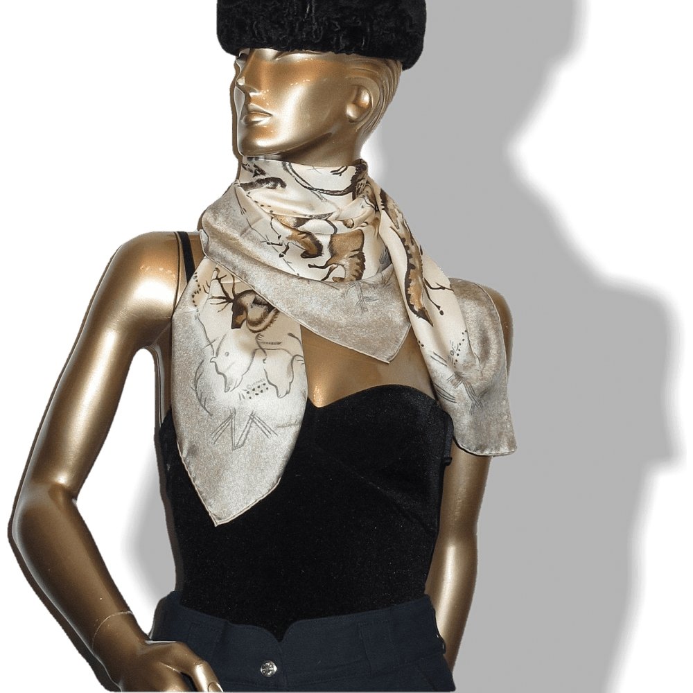 Hermes Premieres Mains by Zoe Pauwels Twill silk 90